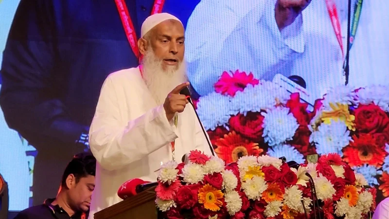 ধর্মমন্ত্রী কাজী শাহ মোফাজ্জল হোসেন কায়কোবাদ।