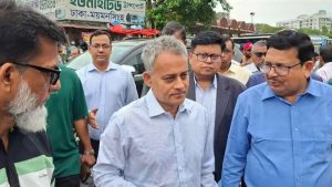 প্রথম সমাচার Prothom Somachar সড়ক পরিবহন ও সেতু মন্ত্রী শেখ রবিউল আলম মহাখালী বাস টার্মিনাল পরিদর্শনকালে ঈদযাত্রা সন্তোষজনক দাবি করছেন।