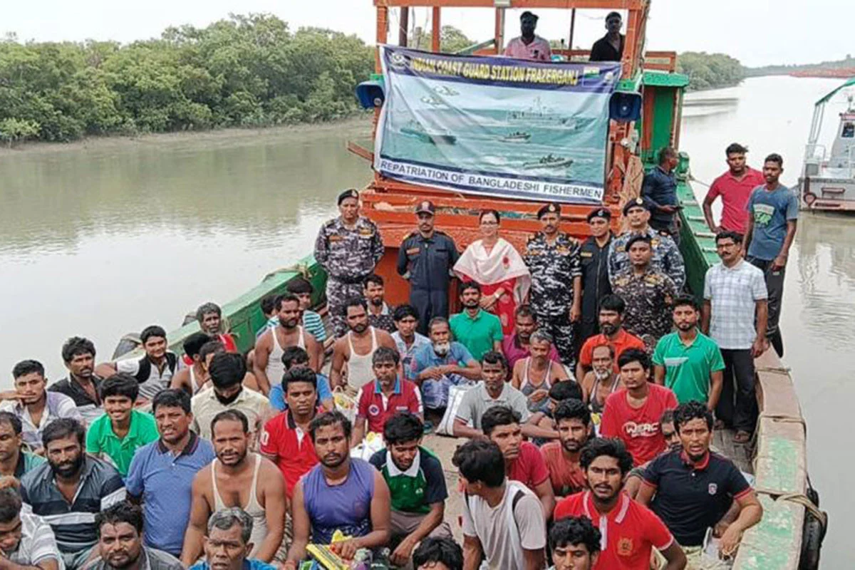 প্রথম সমাচার Prothom Somachar ভারতে আটক ৯১ জন বাংলাদেশি জেলের প্রত্যাবাসন।
