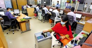 প্রথম সমাচার Prothom Somachar ২০২৬-২৭ অর্থবছরের বাজেটে ব্যাংক আমানতের ওপর আবগারি শুল্ক মওকুফের সীমা বৃদ্ধি এবং ক্ষুদ্র আমানতকারীদের জন্য স্বস্তি।