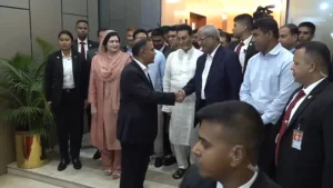 প্রথম সমাচার Prothom Somachar প্রধানমন্ত্রী তারেক রহমান চীন সফর শেষে হজরত শাহজালাল আন্তর্জাতিক বিমানবন্দরে অবতরণ করছেন।