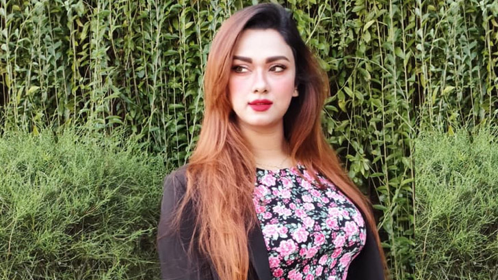 প্রথম সমাচার Prothom Somachar চিত্রনায়িকা ববি তার বিয়ের পরিকল্পনা ও পছন্দের পাত্র সম্পর্কে কথা বলছেন।