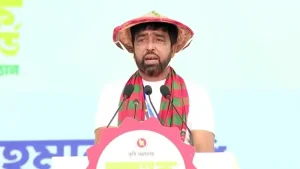 প্রথম সমাচার Prothom Somachar কৃষক কবির হোসেনের প্রতিকৃতি, যিনি হৃদরোগে আক্রান্ত হয়ে মারা গেছেন।