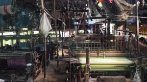 প্রথম সমাচার Prothom Somachar সিরাজগঞ্জের বন্ধ হয়ে যাওয়া হস্তচালিত তাঁত এবং বেকার তাঁতিদের দুর্দশা