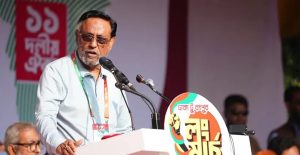 প্রথম সমাচার Prothom Somachar এলডিপির প্রেসিডেন্ট অলি আহমেদ ঢাকা-রংপুর লংমার্চের উদ্বোধনী সমাবেশে বক্তব্য রাখছেন।