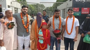 ৭ বছর পর মুক্ত আকাশ দেখল কারাগারে জন্ম নেওয়া শিশু রাথী - Prothom Somachar প্রথম সমাচার