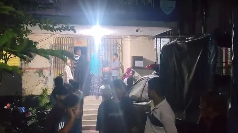 কুমিল্লায় একরাতে ৬২৪ কিশোর গ্যাং সদস্য আটক
