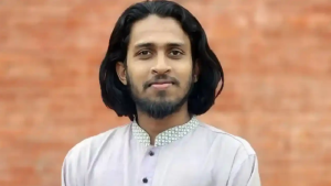 প্রথম সমাচার Prothom Somachar রাকসু জিএস সালাহউদ্দিন আম্মার, যিনি পদ বাণিজ্যের অভিযোগের প্রমাণ চেয়ে শিবিরকে ২৪ ঘণ্টার চ্যালেঞ্জ জানিয়েছেন।