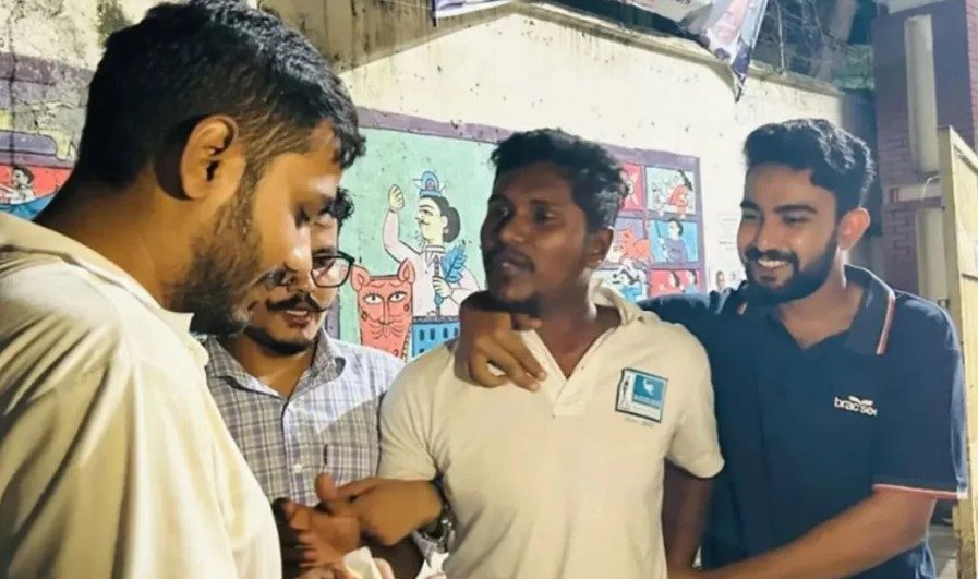 জগন্নাথ বিশ্ববিদ্যালয়ে নিষিদ্ধ ছাত্রলীগ নেতা আটক