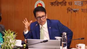 প্রথম সমাচার Prothom Somachar শিক্ষামন্ত্রী ড. আ ন ম এহছানুল হক মিলন সচিবালয়ে প্রাথমিক শিক্ষক নিয়োগবঞ্চিতদের বিষয়ে ঘোষণা দিচ্ছেন।