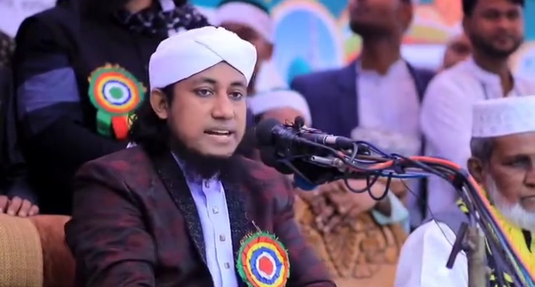 ‘সব শালা বাটপার’, পূজায় নেতাদের বক্তব্য নিয়ে তাহেরীর ক্ষোভ