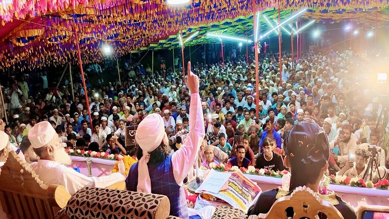 ইমাম হত্যার ঘটনায় নীরবতা, থাপ্পড়ের ঘটনায় আইন-মডারেট ইসলামধারীদের নিয়ে তাহেরির প্রশ্ন