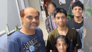 প্রথম সমাচার Prothom Somachar সৌদি আরবের রিয়াদ বিমানবন্দরে হুতি হামলায় নিহত ওমরাহ যাত্রী মোহাম্মদ ইউসুফ আলি ও তার পরিবারের মর্মান্তিক পরিণতি।