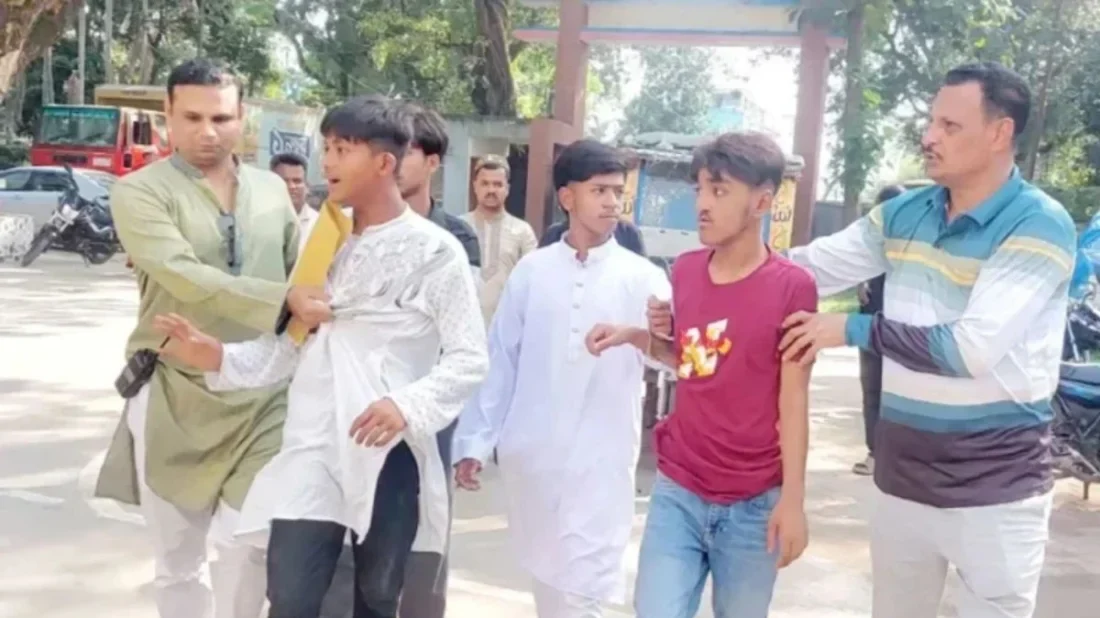কার্যক্রম নিষিদ্ধ যুবলীগের মিছিলে বিএনপির ধাওয়া, আটজনকে পুলিশে সোপর্দ