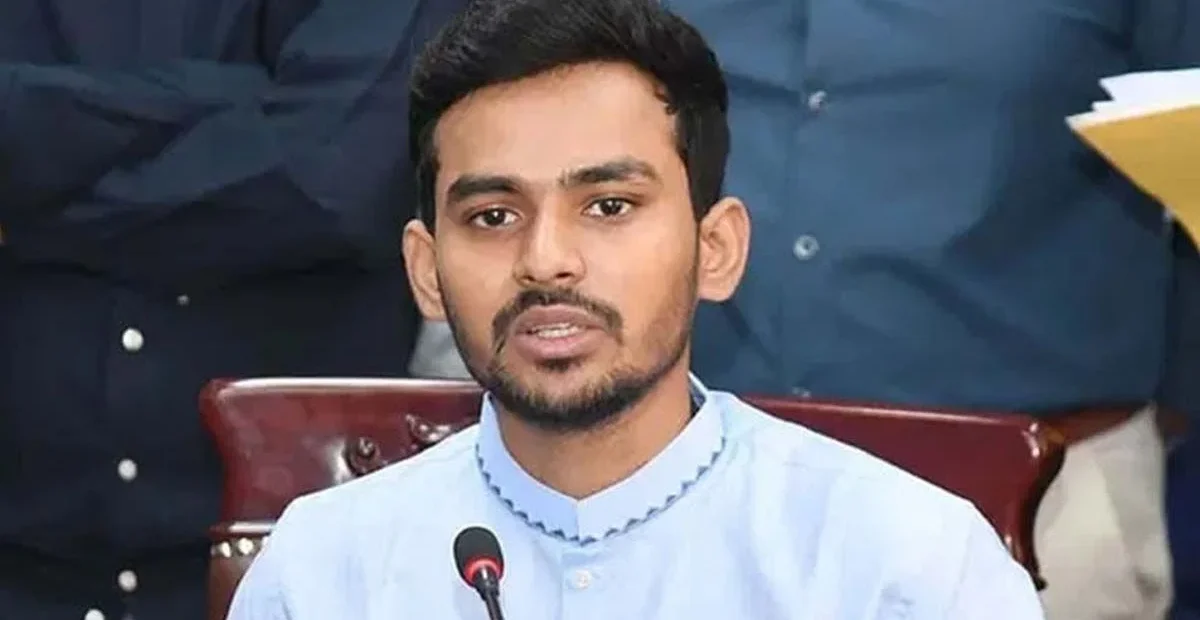 মুরাদনগরের ইউপি চেয়ারম্যান প্রার্থীর সাক্ষাৎকার নেবেন আসিফ মাহমুদ