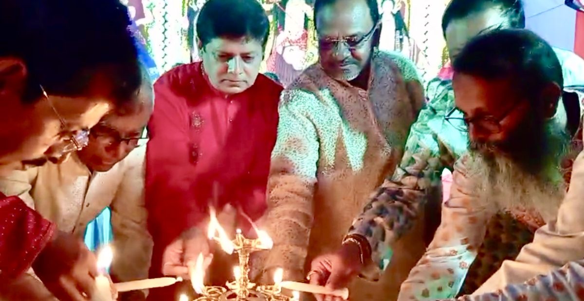 পূজা মণ্ডপ পরিদর্শনে ভারতীয় সহকারী হাই কমিশনার