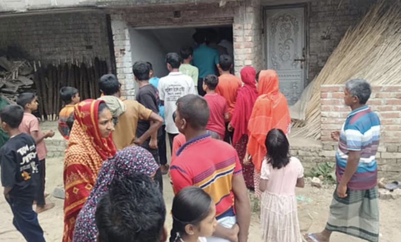 রাজশাহীতে নিজ বাড়ির ছাদে ব্যবসায়ীকে ছুরি মেরে হত্যা