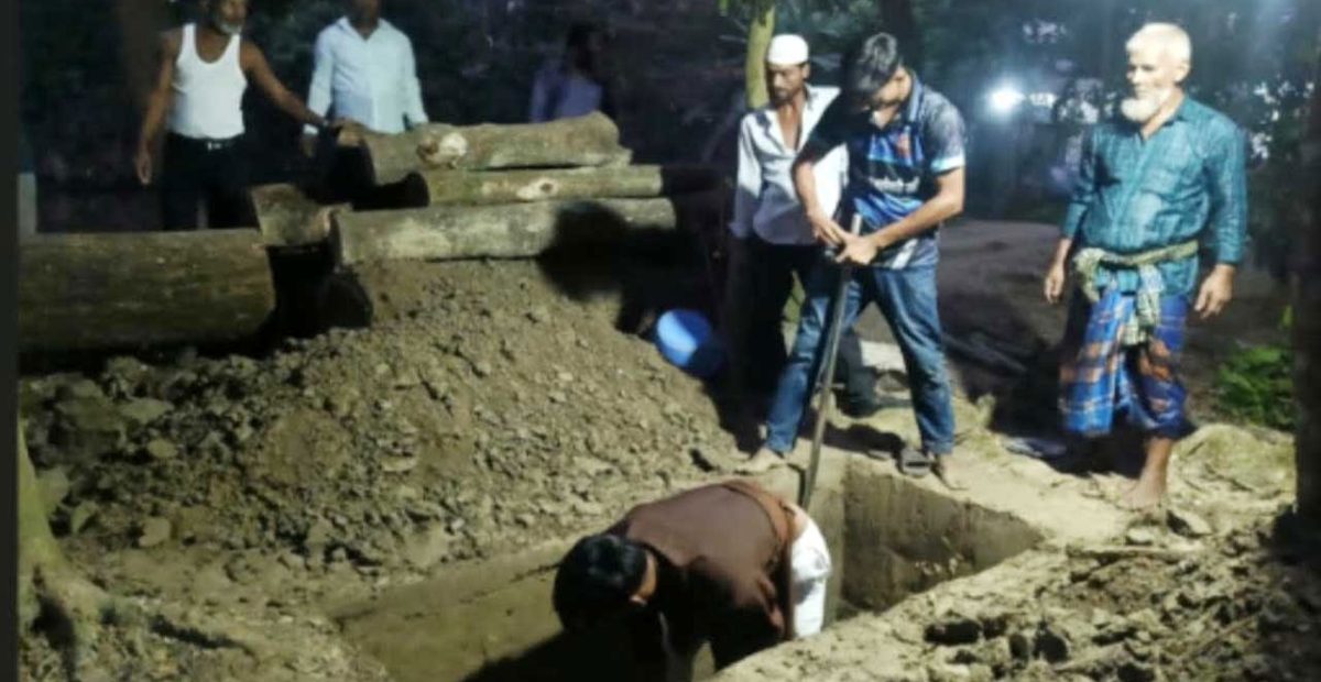 জমি বিরোধে পারিবারিক কবরস্থানে ঠাঁই পেলো না বৃদ্ধের মরদেহ!