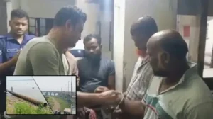 প্রথম সমাচার Prothom Somachar পিরোজপুরে বাংলাদেশ-চীন মৈত্রী সেতুর নিচ থেকে লোহার পাইপ চুরির অভিযোগে ইউনিয়ন বিএনপির সভাপতিসহ ৯ জনের গ্রেপ্তারের দৃশ্য।