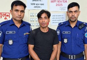 প্রথম সমাচার Prothom Somachar ব্রাহ্মণবাড়িয়ায় দুখু নামের এক অপরাধীর গ্রেফতার এবং পুলিশের অপরাধ দমনের তৎপরতা।
