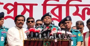 প্রথম সমাচার Prothom Somachar শারদীয় দুর্গাপূজা উপলক্ষে ঢাকেশ্বরী মন্দিরে ডিএমপি কমিশনারের নিরাপত্তা বিষয়ক ব্রিফিং এবং পুলিশি নজরদারি।