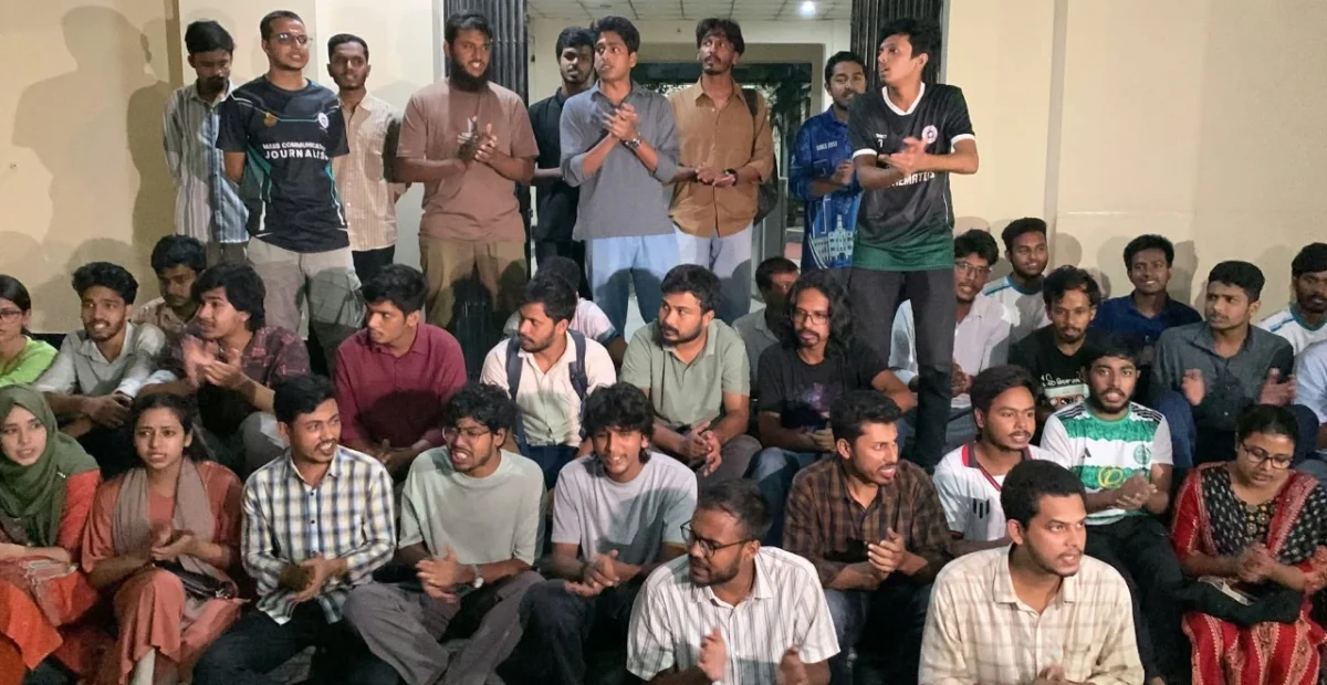 রাবিতে সাংবাদিকদের ওপর ছাত্রদলের হামলা, হল প্রাধ্যক্ষকে অপসারণ