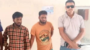 প্রথম সমাচার Prothom Somachar বিএনপি নেতা জাহিদুল আলম জাহাঙ্গীর হত্যা মামলায় জড়িত সন্দেহে পুলিশ কর্তৃক আসামিদের গ্রেফতারের দৃশ্য।