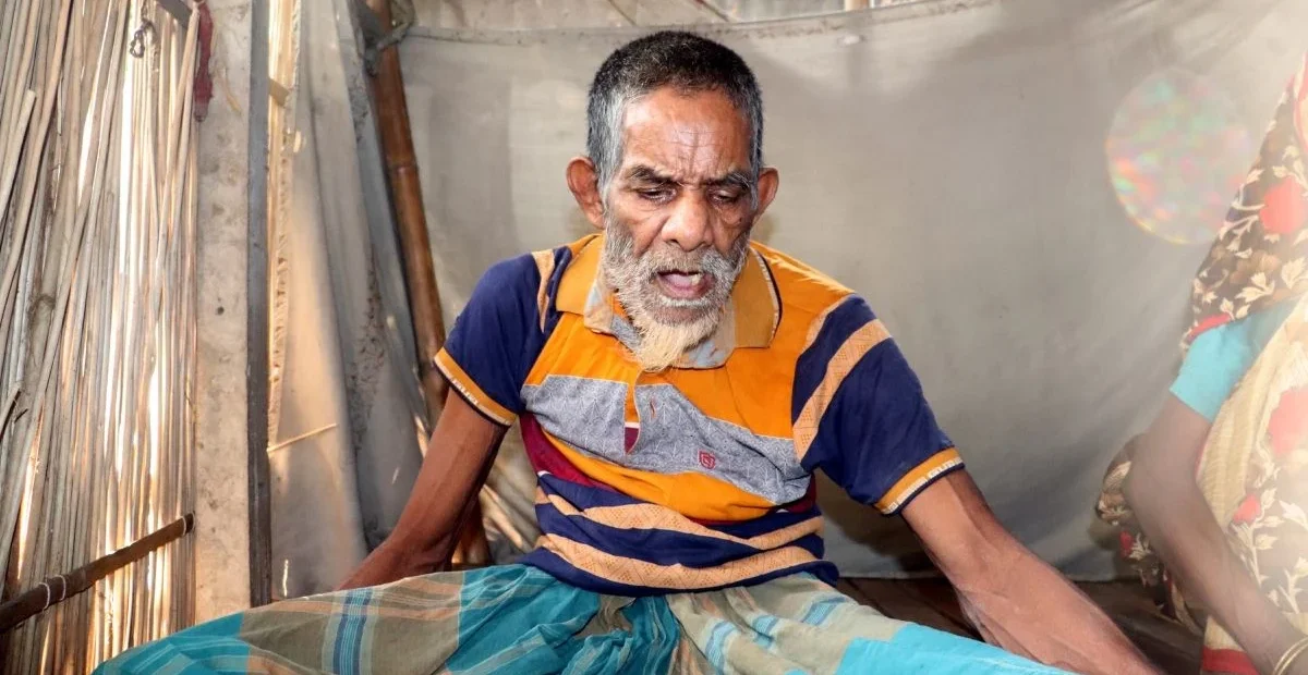 আ.লীগ পরিচয় পেলে ভিক্ষা নিতেন না বিএনপির ‘কট্টর সমর্থক’ মকবুল