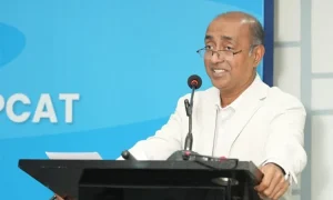 প্রথম সমাচার Prothom Somachar আইনমন্ত্রী মো. আসাদুজ্জামান ঝিনাইদহে এমপিওভুক্ত শিক্ষকদের স্থানীয় সরকার নির্বাচনে অংশগ্রহণের আইনগত বাধা না থাকার ঘোষণা দিচ্ছেন।