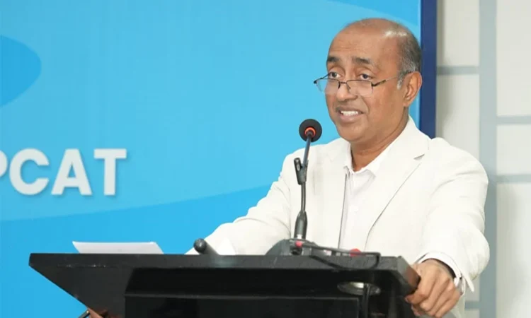 গর্ব করে বলতে পারি, আমার দলের কোনো কর্মী চাঁদাবাজির সাথে জড়িত নয়: আইনমন্ত্রী