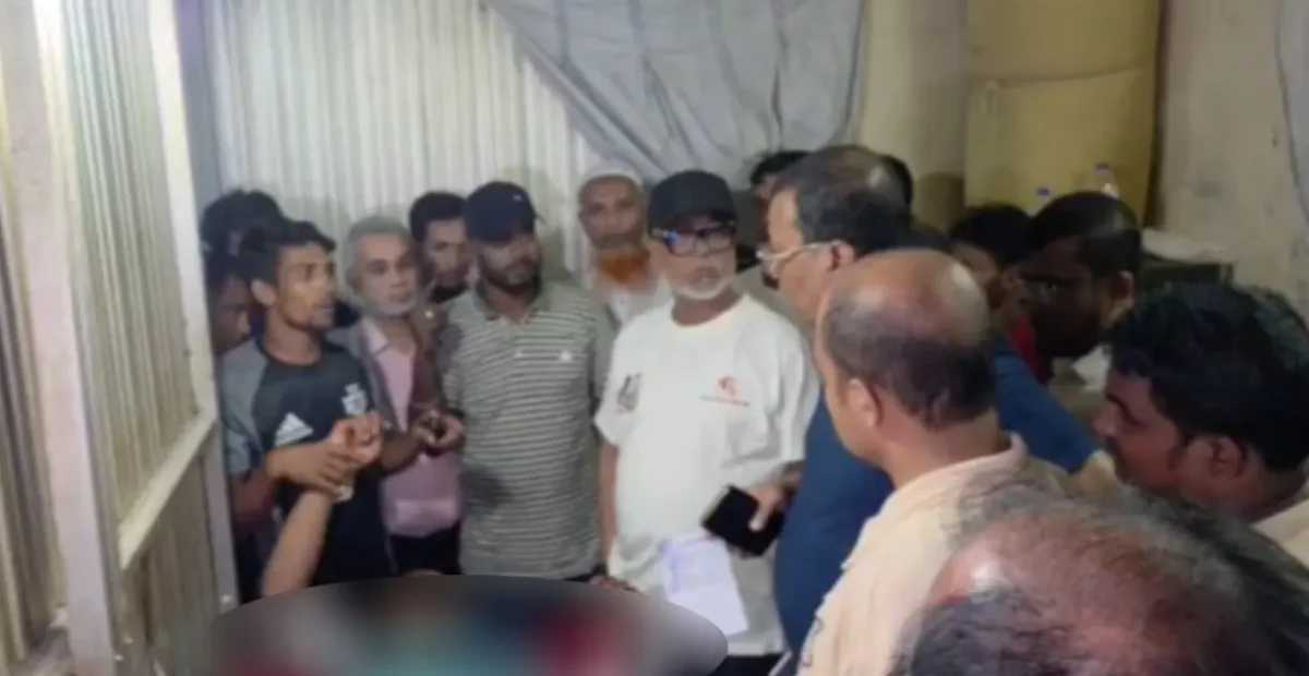 জিয়া হলের সয়েল টেস্টে হামলা, শ্রমিককে কুপিয়ে আহত