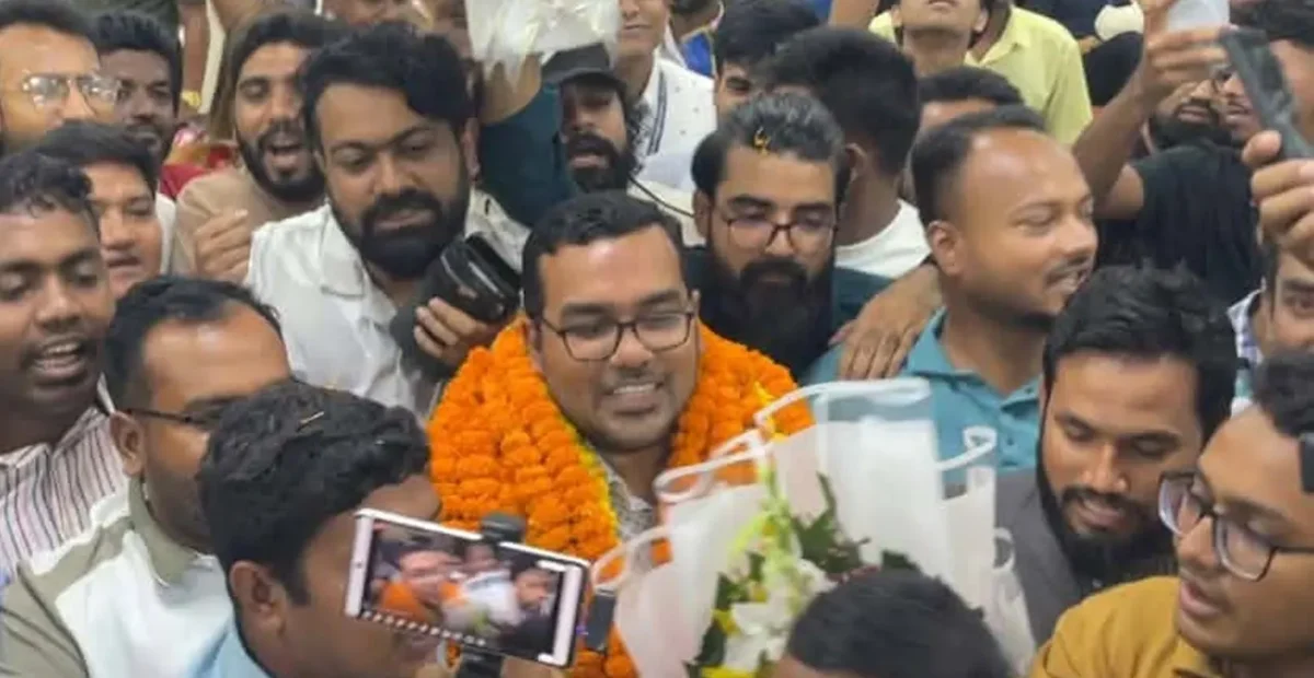 নিজের অর্জিত স্কলারশিপ ‘খালেদা জিয়াকে’ উৎসর্গ করলেন ছাত্রদল নেতা ডা. তৌহিদুর রহমান