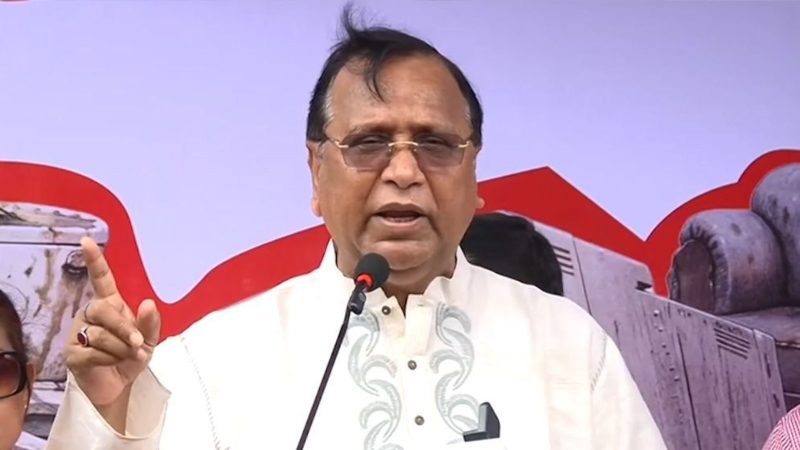 গুলিস্তান থেকে সদরঘাট সড়ক হকারমুক্ত ঘোষণা, দোকান বসালেই গ্রেপ্তারের হুঁশিয়ারি