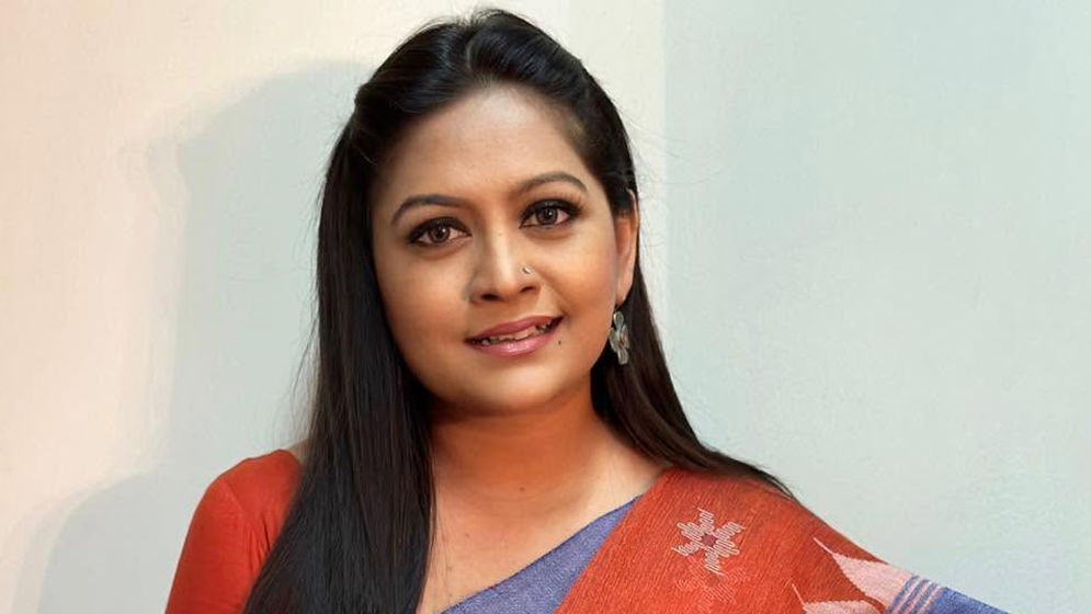‘এক চড়ে ধর্মের নামে নৈতিকতার বুলি আওড়ানো ভণ্ডদের মুখোশ উন্মোচন’: তাজনূভা জাবীন