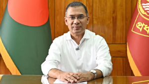 প্রথম সমাচার Prothom Somachar প্রধানমন্ত্রী তারেক রহমান শারদীয় দুর্গাপূজা উপলক্ষে পূজামণ্ডপ পরিদর্শন ও সনাতন ধর্মাবলম্বীদের সঙ্গে শুভেচ্ছা বিনিময় করছেন।
