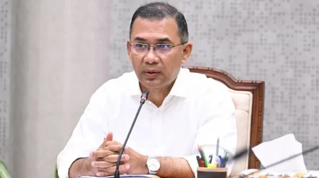 আমজনতার তারেককে সফরসঙ্গী করায় চলমান সমালোচনা ও ট্রলের জবাব দিয়েছেন প্রধানমন্ত্রী