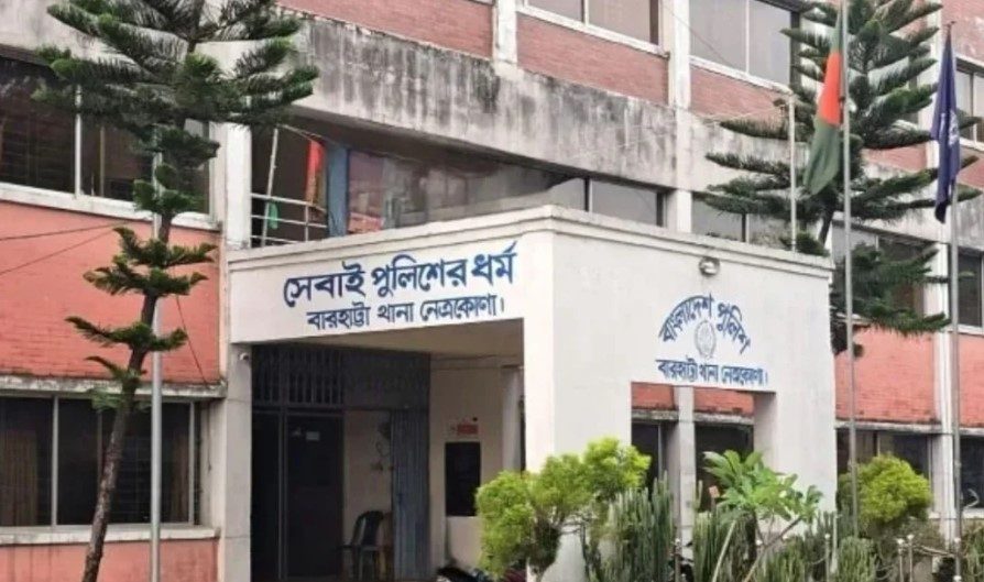 শ্রেণিকক্ষে অনৈতিক কাজ, পালালেন মাদ্রাসা পরিচালক