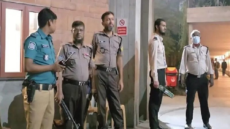 ‘গণবোমা’ হামালার হুমকি, ব্র্যাক বিশ্ববিদ্যালয়ে অতিরিক্ত পুলিশ মোতায়েন
