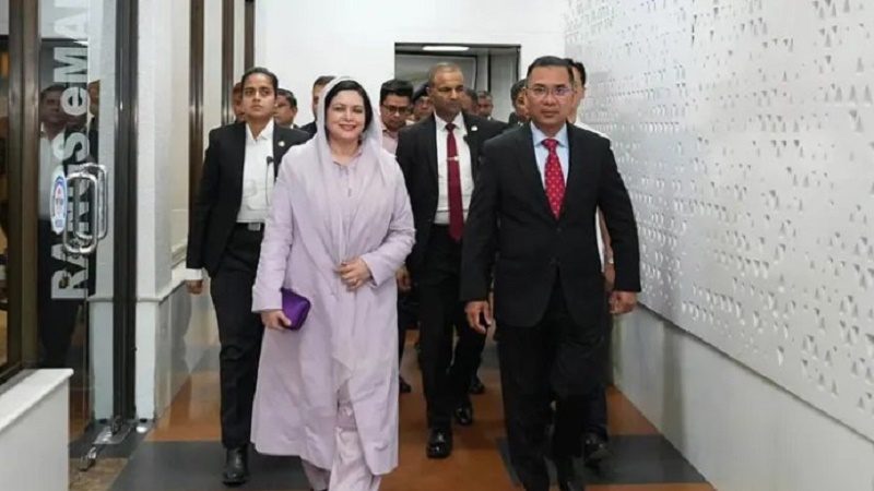 জাপান সফর শেষে ঢাকায় পৌঁছেছেন প্রধানমন্ত্রী