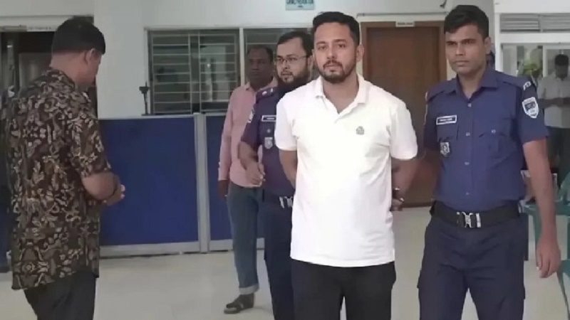 ভারতে পালানোর সময় নিষিদ্ধ ছাত্রলীগ নেতা আটক