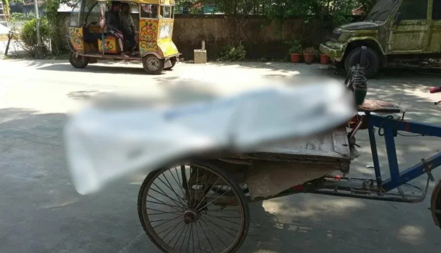 নিস্তব্ধ রাতে আর্তচিৎকার-‘আমাকে বাঁচাও বাঁচা’, মনির ফকিরের রহস্যজনক মৃত্যু