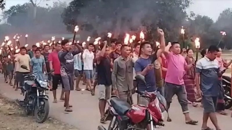 সাজেকবাসীর দাবির সমর্থনে বাঘাইছড়িতে মশাল মিছিল