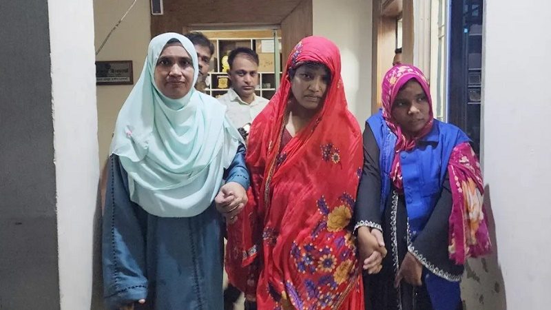 ৭৫ বছর বয়সী বৃদ্ধ মাকে বটি দিয়ে কুপিয়ে হত্যা করলো মেয়ে