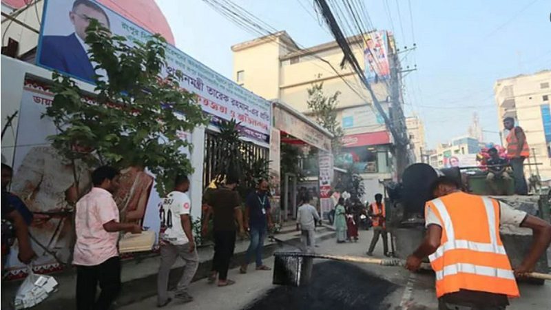 রংপুরে ৯ মাসেও সংস্কার হয়নি যে সড়ক, প্রধানমন্ত্রীর সফর ঘিরে মাত্র পাঁচ দিনেই তা সম্পন্ন