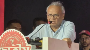প্রথম সমাচার Prothom Somachar বিএনপির ভারপ্রাপ্ত মহাসচিব রুহুল কবির রিজভী শাহবাগে ডেঙ্গু সচেতনতামূলক কর্মসূচিতে বক্তব্য দিচ্ছেন।