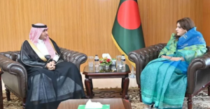 প্রথম সমাচার Prothom Somachar পররাষ্ট্র প্রতিমন্ত্রী শামা ওবায়েদ ইসলাম সৌদি রাষ্ট্রদূতের সাথে নিহত বাংলাদেশিদের মরদেহ ফেরত ও দ্বিপাক্ষিক সম্পর্ক নিয়ে আলোচনা করছেন।