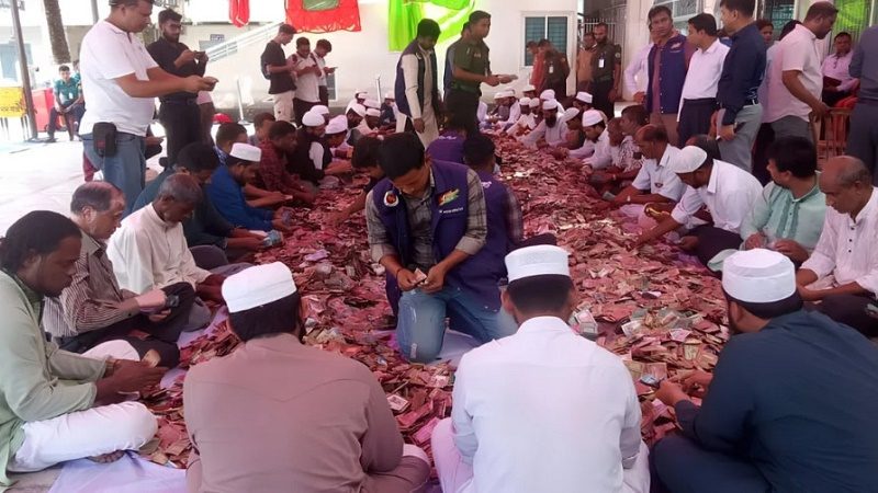 ফের খোলা হলো শাহজালালের মাজারের দানবাক্স, চলছে টাকা গণনা