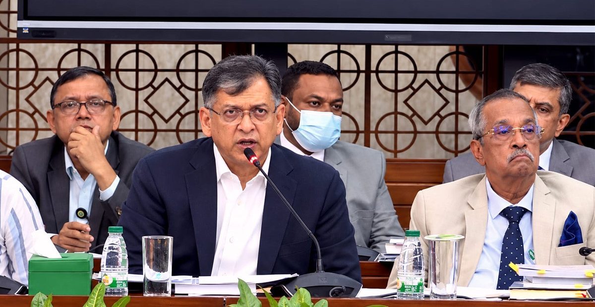 রাষ্ট্রপতি ও প্রধানমন্ত্রীর ক্ষমতার ভারসাম্যে সংবিধানে সংশোধন আনা হচ্ছে: স্বরাষ্ট্রমন্ত্রী
